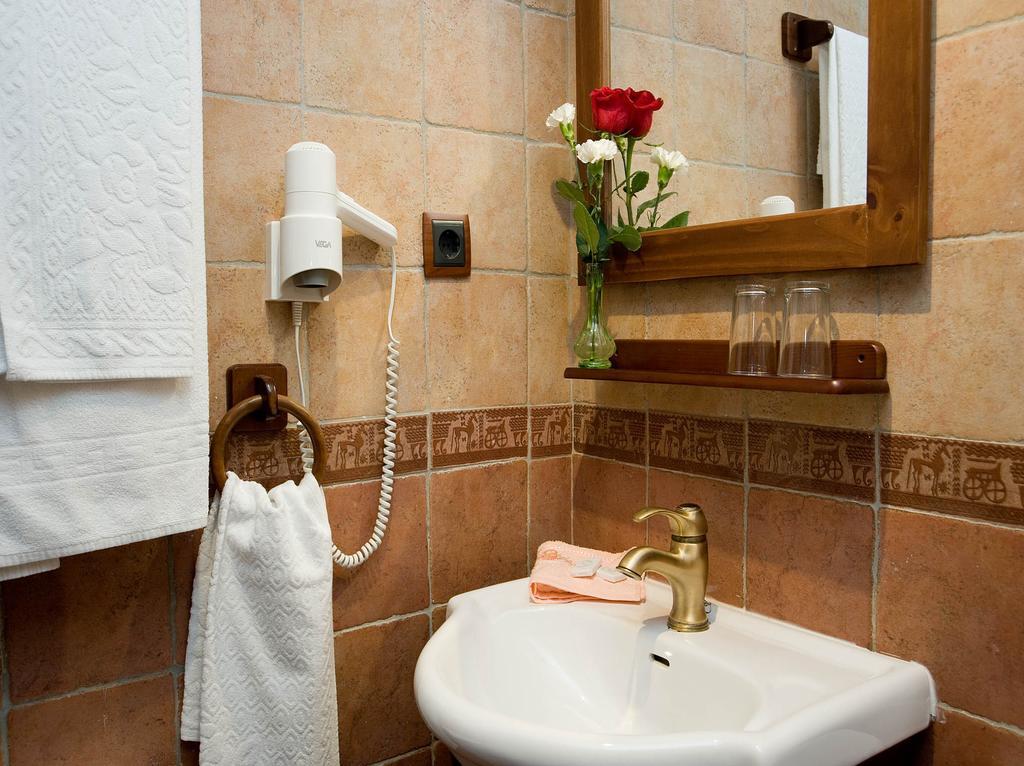 Hotel Rural "Victoria" Humanes Quarto foto